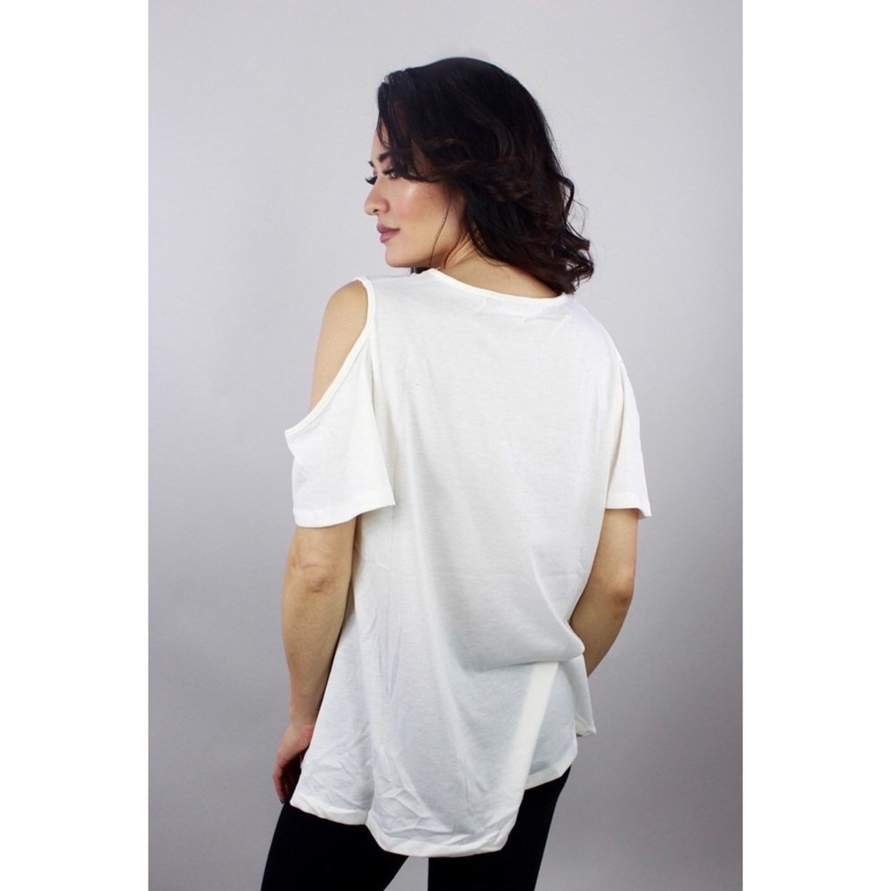 ✅NEW✅OFF SHOULDER FLORAL TOP - Picture 2 of 6